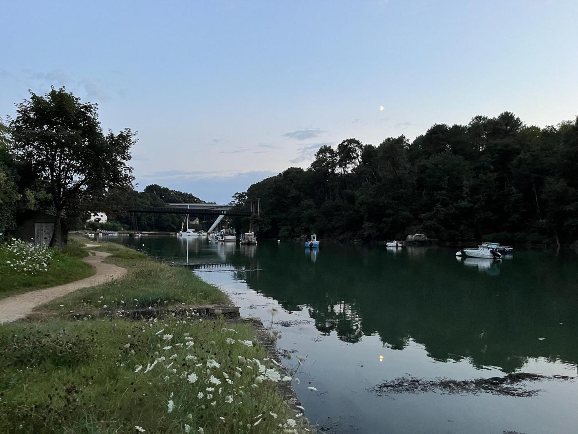 Appartement T2 Vue Sur La Riviere Avec Garage Privatif - Port De Saint-Goustan โอเร ภายนอก รูปภาพ
